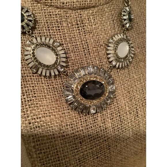 Large Jewel statement necklace starbursts choker - Picture 2 of 3